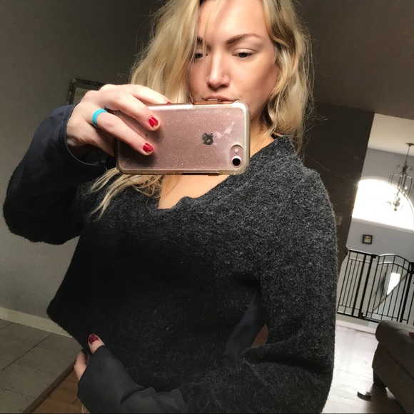 Cropped Sweater - Picture 1 of 3